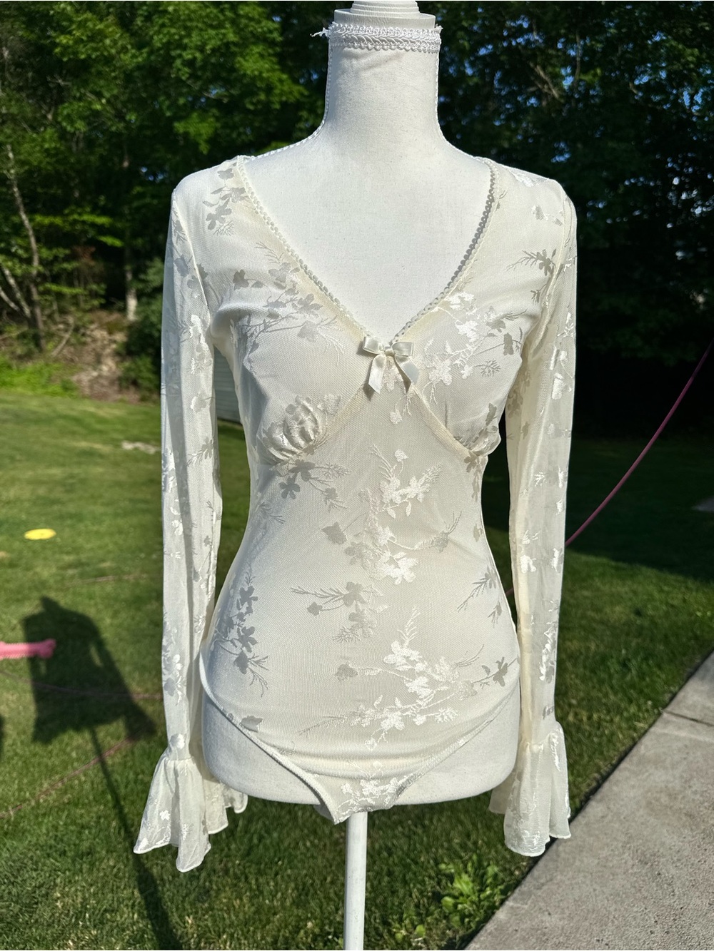 Francesca's White Crewneck Top with Tag Detail